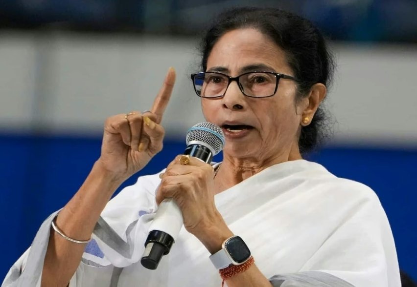 पश्चिम बंगाल की मुख्यमंत्री ममता बनर्जी ने मंगलवार (25 नवंबर) को कहा कि BJP आने वाले राज्य विधानसभा चुनाव हार जाएगी। 
साथ ही उन्होंने घोषणा की है कि वह स्पेशल इंटेंसिव रिवीजन (SIR) के खिलाफ देश भर में यात्रा शुरू करेंगी। 

तृणमूल कांग्रेस (TMC) प्रमुख ने यह भी भविष्यवाणी की है कि