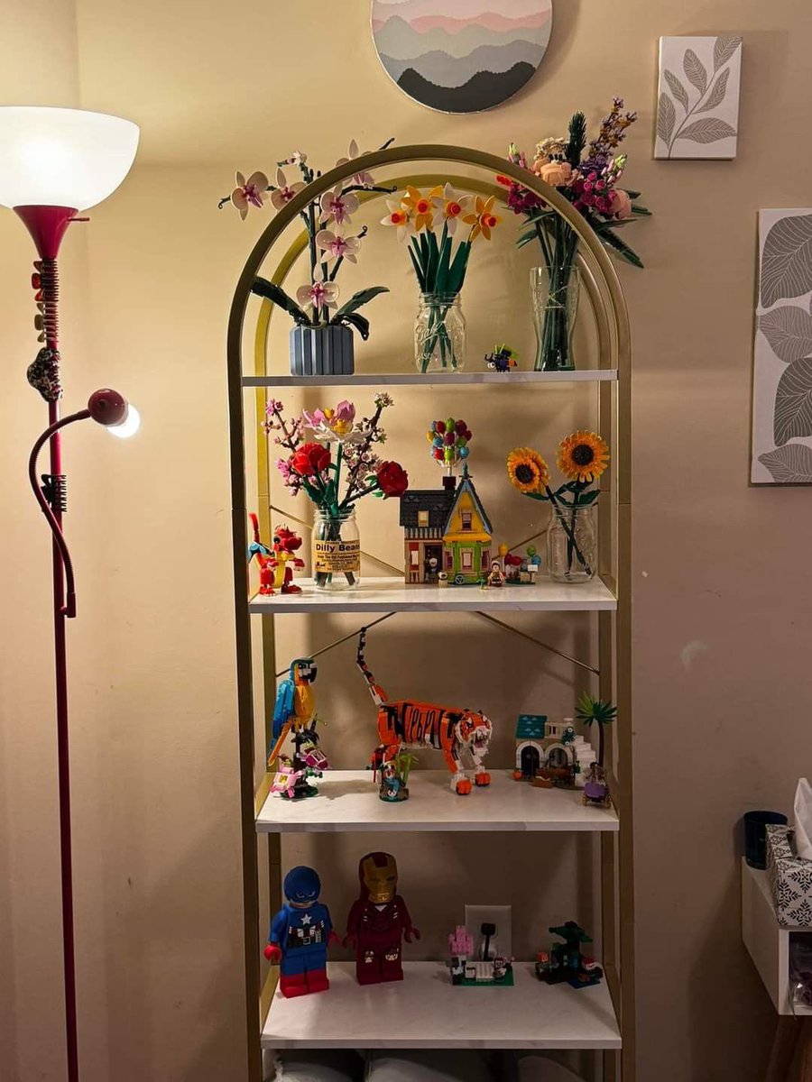 fatmazzzehraa's tweet image. lego çiçek köşesi