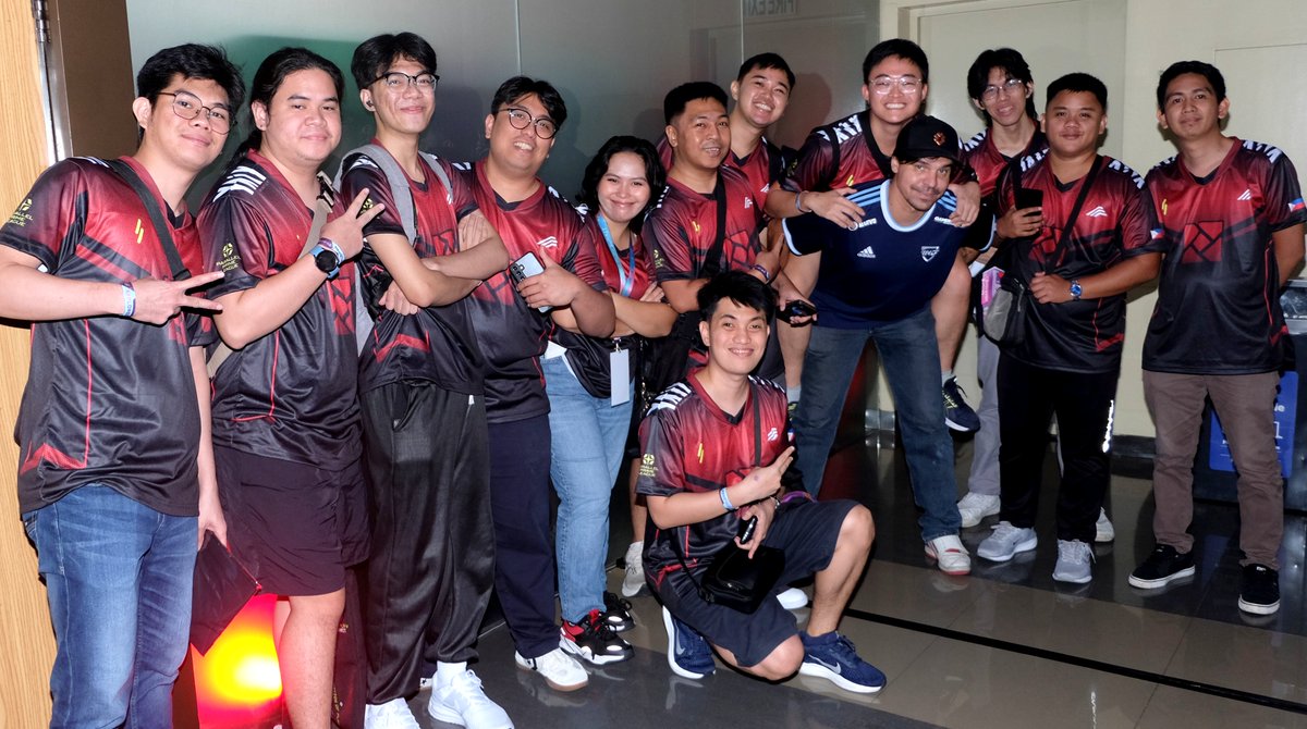 The TILT Fam with fellow <a href="/ParallelTCG/">Parallel</a> player <a href="/Pandapple01/">Tonda Malina</a>  !!! ❤️

<a href="/Hogvax/">Hogvax // TILT</a> on a Panda!! 

<a href="/YGGPlaySummit/">YGG Play Summit</a> <a href="/EchelonFND/">Echelon</a>