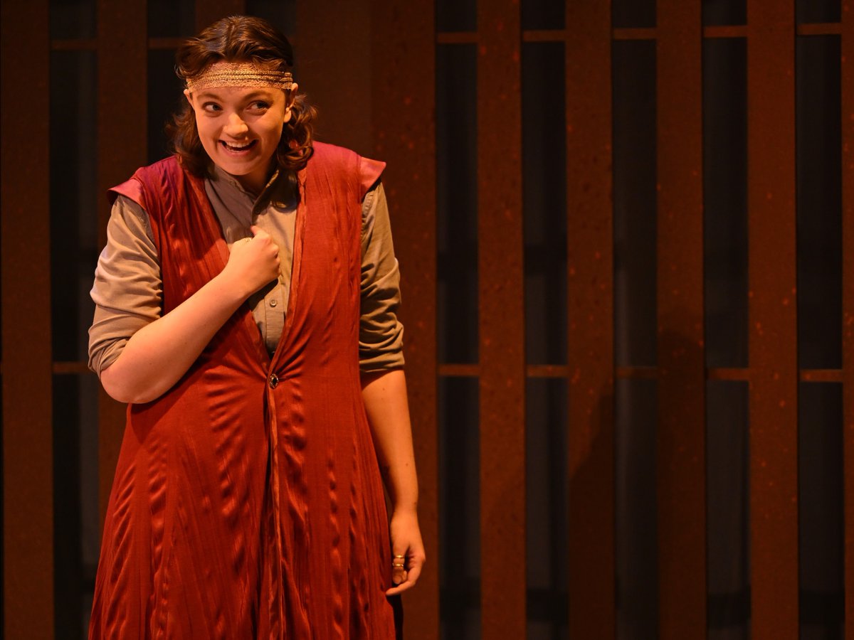 ConnCollege's tweet photo. ๐ญ This month, students brought "Antigonick" to the Tansill Theater stage at #ConnColl.
Directed by David Jaffe, professor of theater, the show presented a new translation of Sophoklesโ "Antigone" written by Anne Carson.
๐ Bravo, Camels! https://t.co/pzhC24dXzF