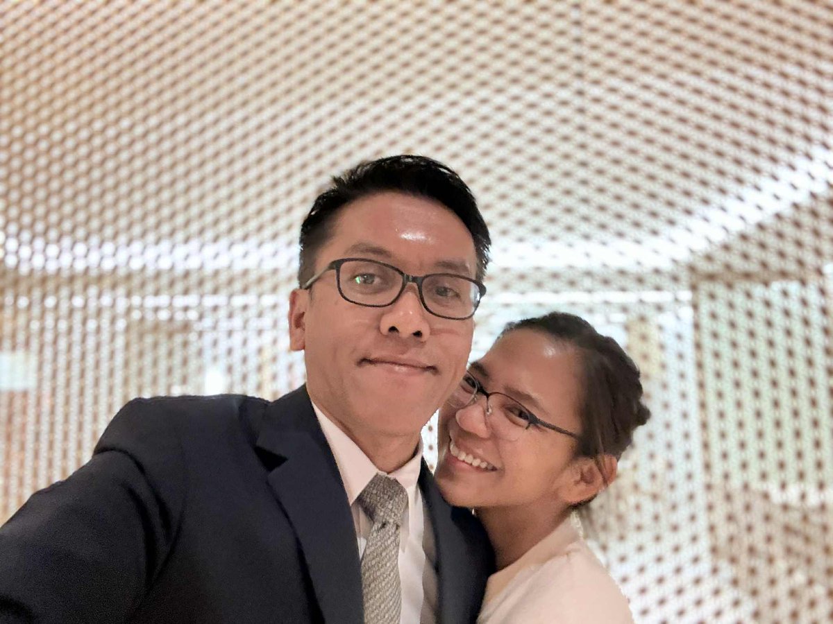 Wingles's tweet image. I am so in love.... ughs. Cheese to the max. So cheers to us and our shiny foreheads.