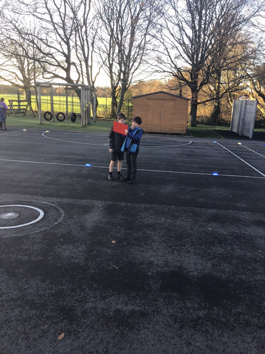 Year 5 were out again working through more orienteering challenges.
