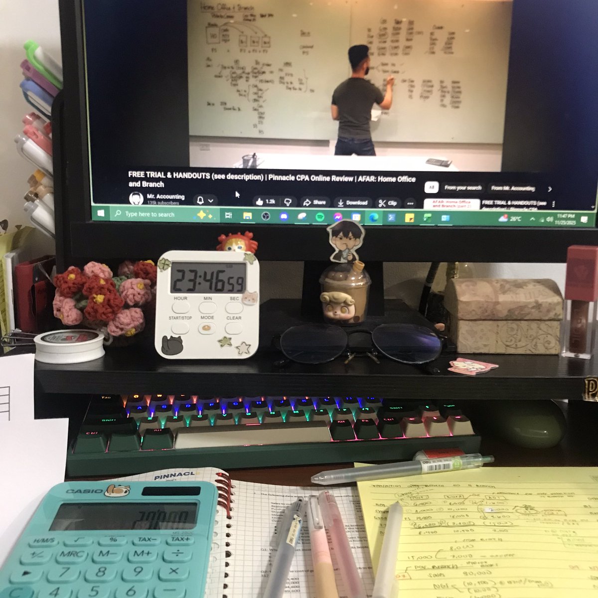 gemcpacutie's tweet image. #studytwt trying to be active and romanticize studying again, cause im so close to losing it all this finals :)) IM SO BEHIND AAAH