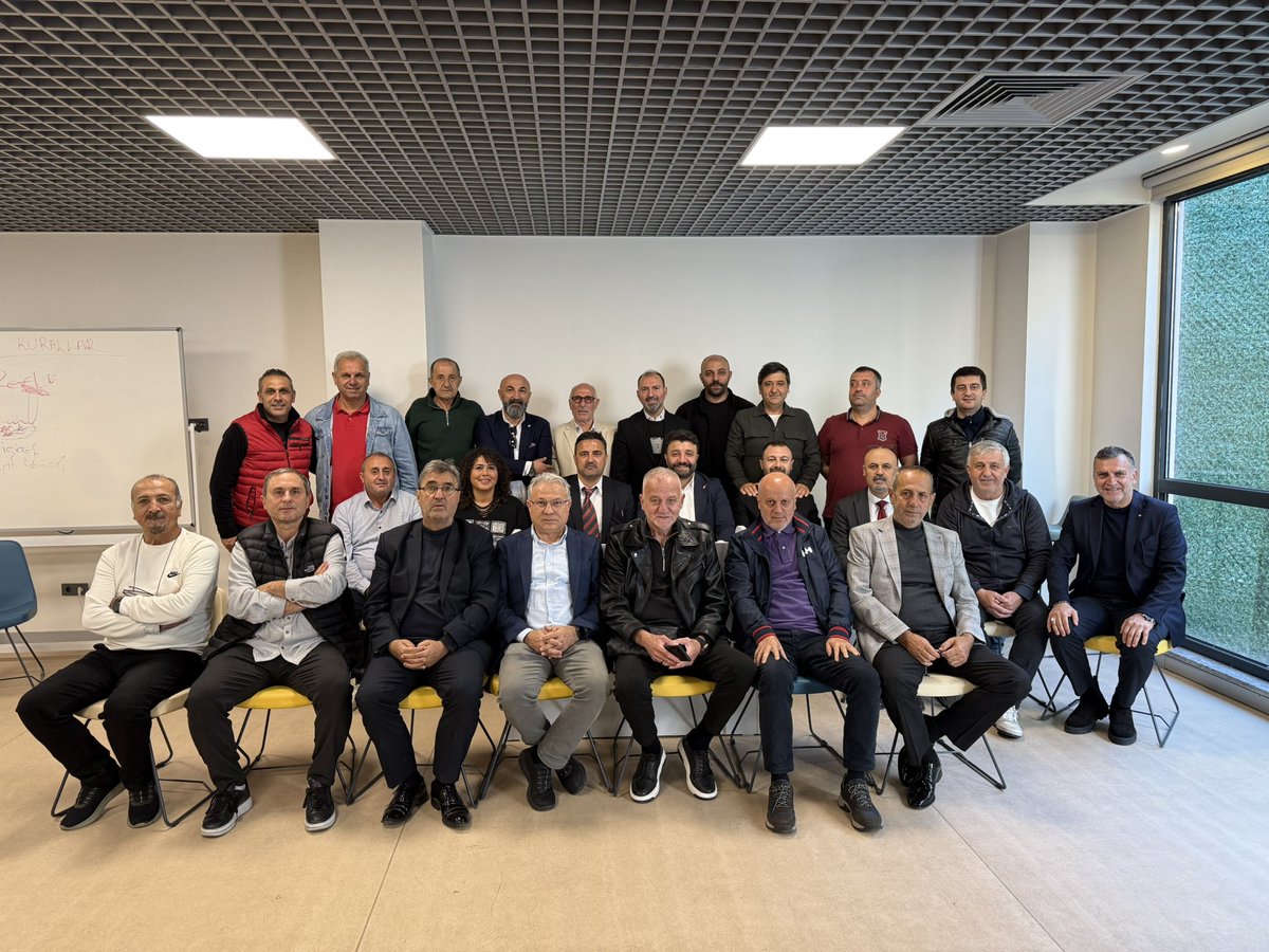 MertcanKaplann's tweet photo. TFF İSTANBUL İL TEMSİLCİLİĞİ olarak U 18 kura çekimini ve tertip komitesi toplantısını Eyüpsultan’da gerçekleştirdik. https://t.co/nqohXFjSHJ