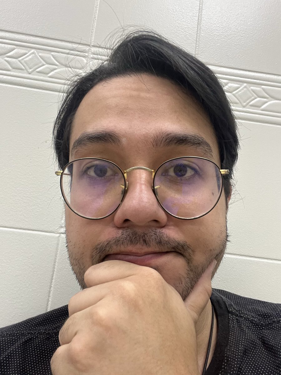 luish_go's tweet image. Eu // o personagem que eu sou