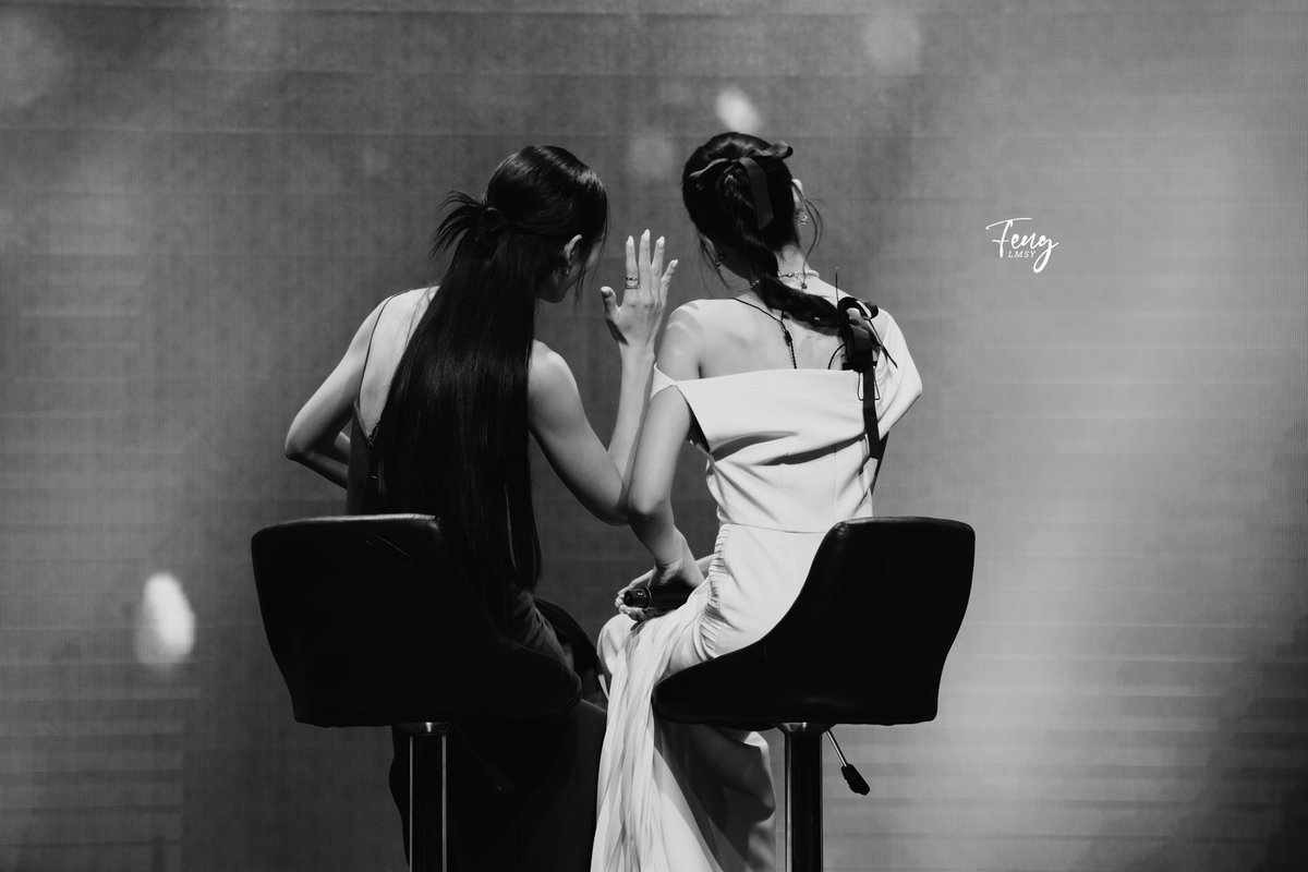 Feng_lmsy's tweet photo. The back view lingers, leaving a soft trace of warmth.🥹🥹

#ลูกหมีซอนญ่า #LMSY
#LookmheePunyapat
#SonyaSaranphat https://t.co/UiCJTTXMVH