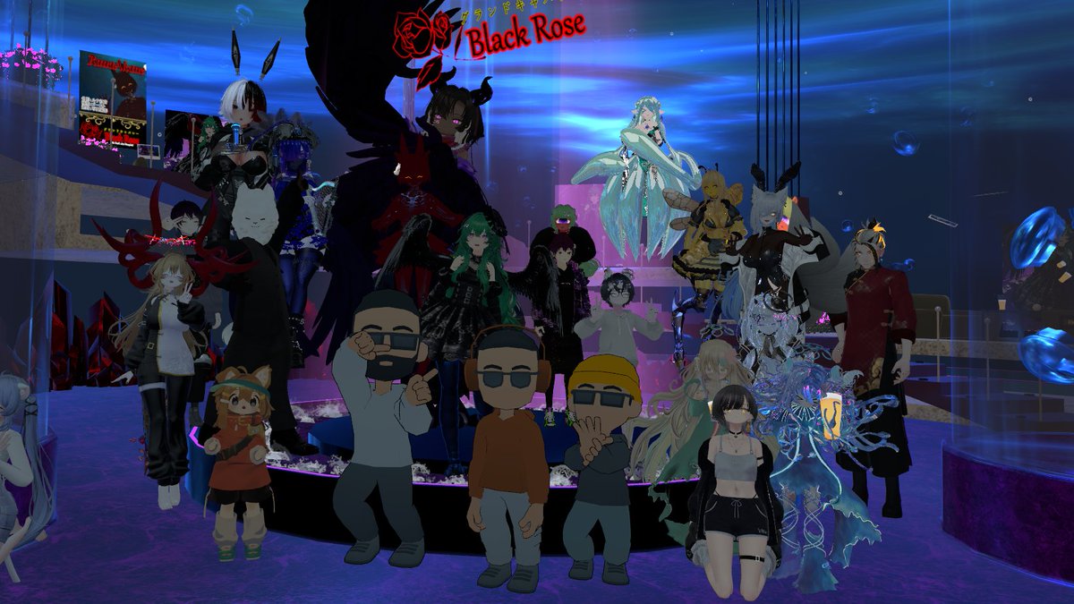 BlackRoseにお邪魔し弾き語りました！
少しはお酒の進みに貢献できたでしょうか？
程よい空間と楽しげな会話の花
素敵な時間でした！
#グランドキャバレーBR