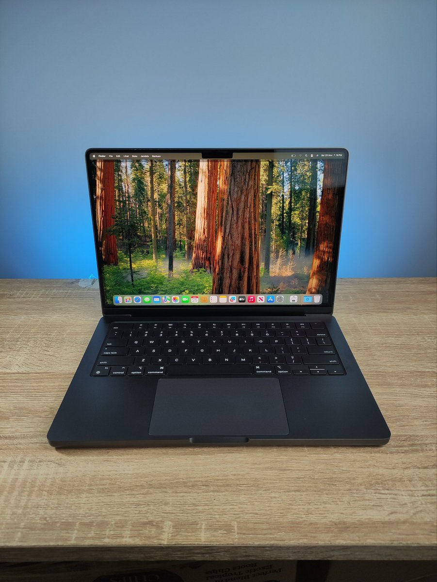 kentarods's tweet image. Izin berniaga kawan kawan semua.

Dijual Macbook Pro M4 BNOB 
CC 2, BH 100%, GARANSI ON 24 NOV 2026.

NO MINUS BARANG BARU.
BARUNYA 26,5 KITA JUAL 23.5 AJA

#zonauang #jualmacbook #wtb #wts #belimacbook