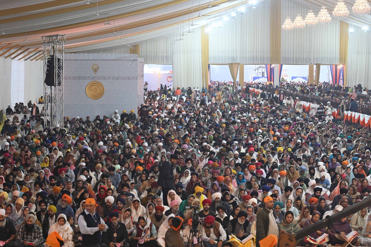 President Droupadi Murmu graced an event organised to commemorate the 350th anniversary of the holy sacrifice of Sri Guru Teg Bahadur Ji at Red Fort, Delhi.