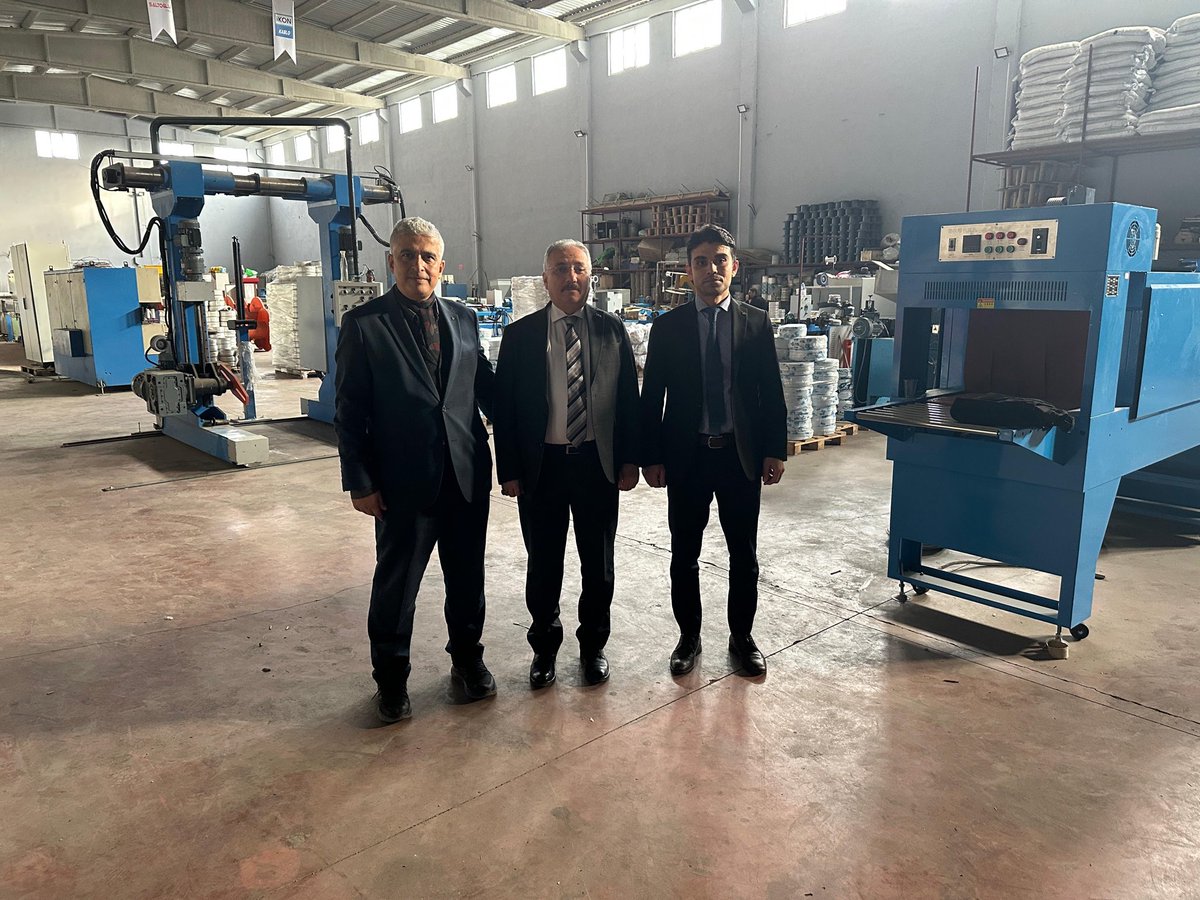 📍 Adıyaman OSB

Defterdarımız Mustafa Kurt ve Vergi Dairesi Müdürümüz Mustafa Başıkara, Saltoğlu Kablo yetkilisi Mustafa Saltoğlu ile üretim süreçleri ve bölgesel gelişmeler üzerine değerlendirmeler yaptı.