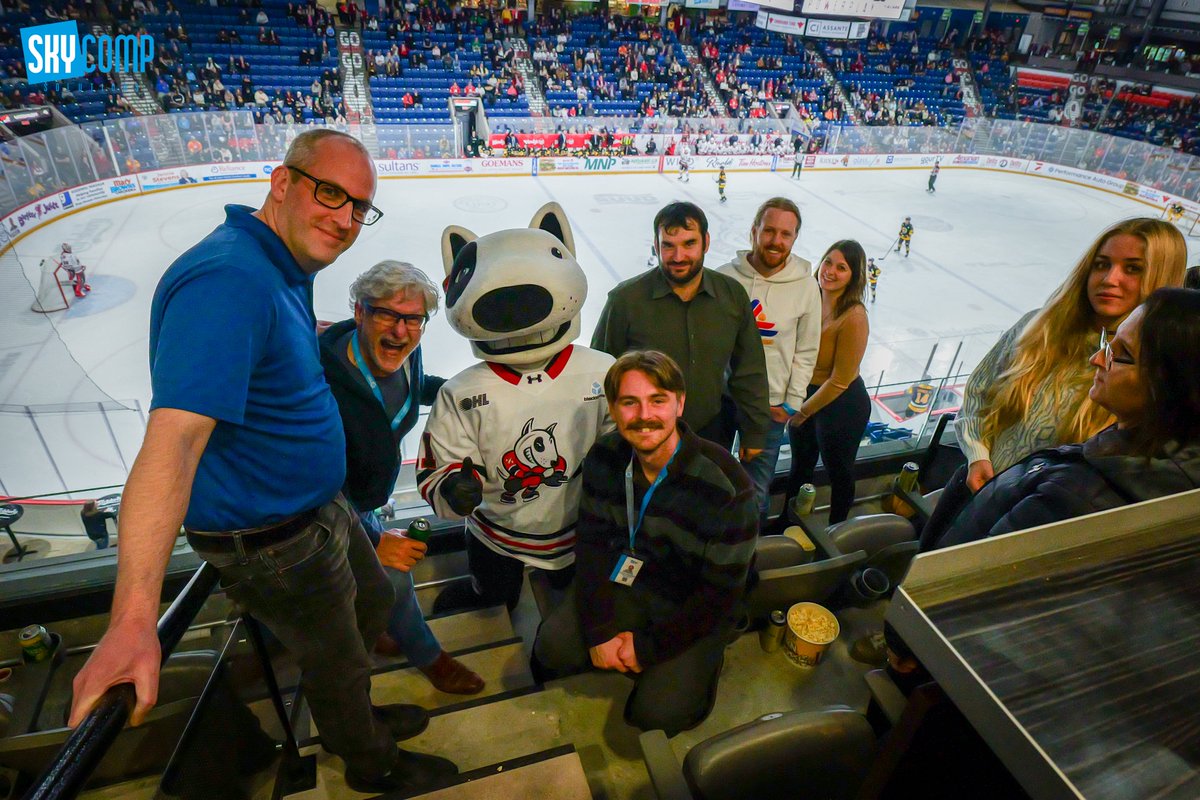 skycompIT's tweet image. It feels great to spend time with our clients ✨ outside the office ✨ and away from IT issues — just people hanging out with people. Nights like this bring everyone together: no computers, just hockey, food, drinks… and an awesome team.

#skycomp #IT #ITMSP #MSP #hockey