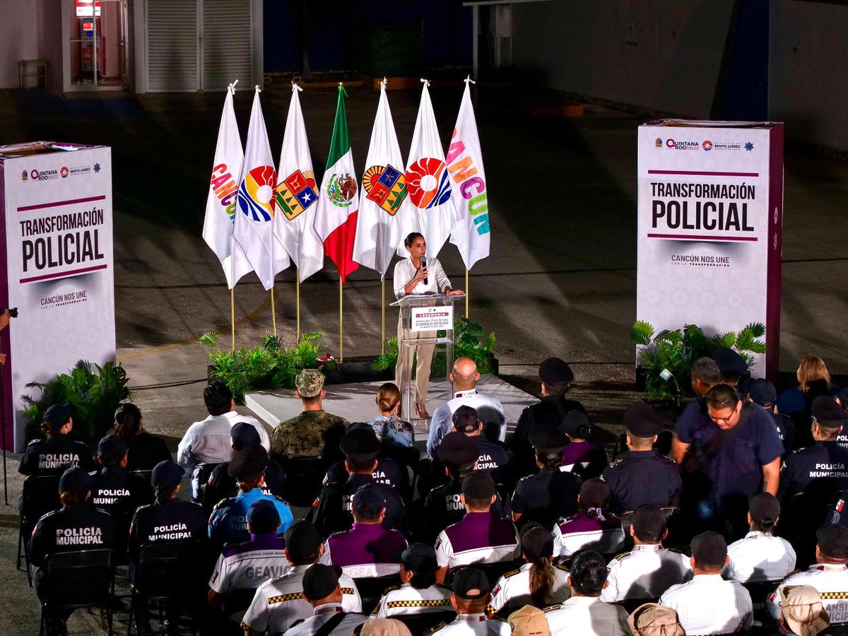 SNTVCUN's tweet image. 4/4 Este reconocimiento destaca su esfuerzo, disciplina y cumplimiento de los requisitos institucionales.

#Policías #integrados #ServicioProfesional #SMSCyT #BenitoJuárez #QuintanaRoo