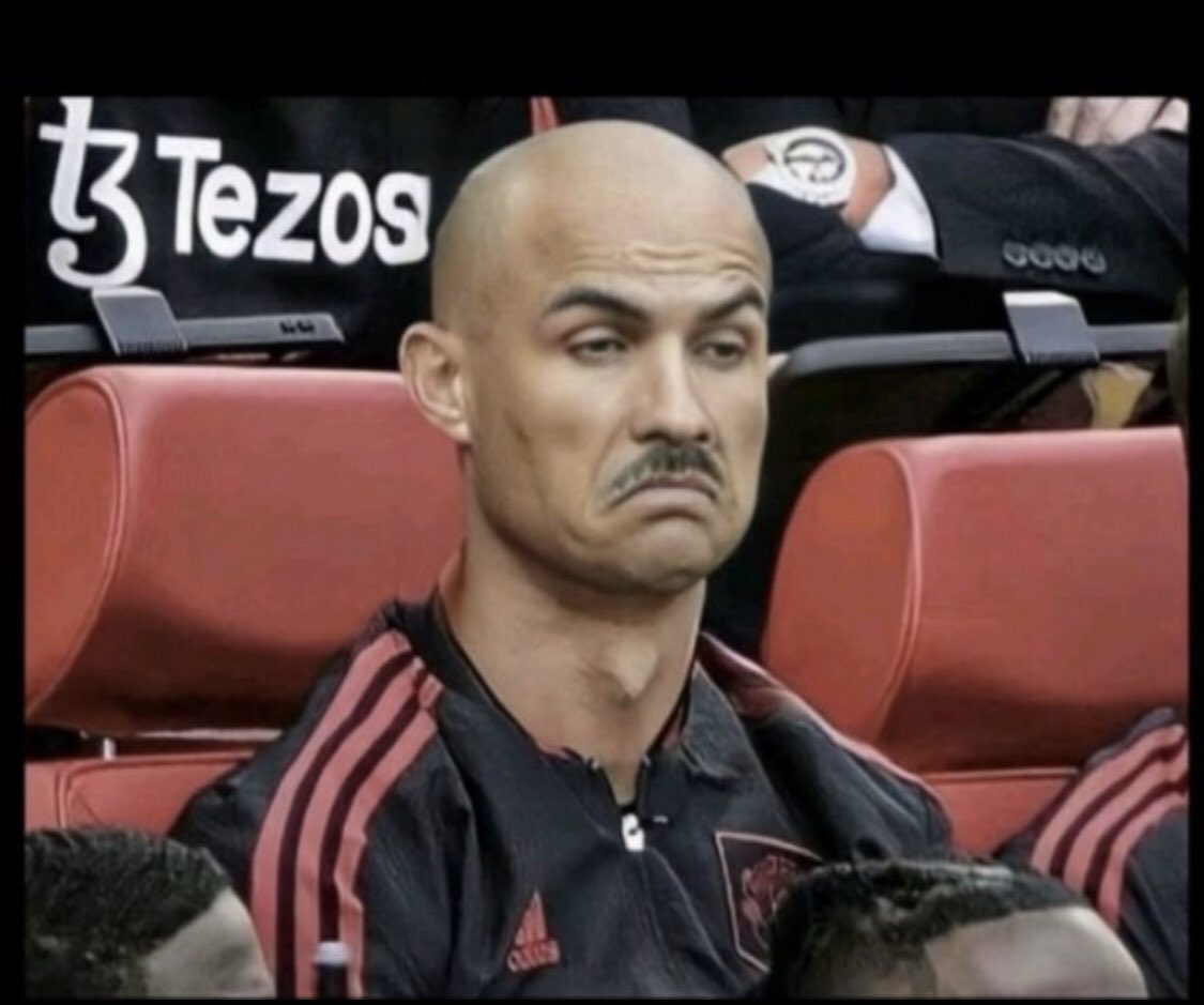 Cynthia75_'s tweet photo. @FutyChels At 37 he was benched at Man U and at the world cup his portuguse behind was later shipped to Saudi Arabia😂😂😂 https://t.co/MBUGIB6YvD