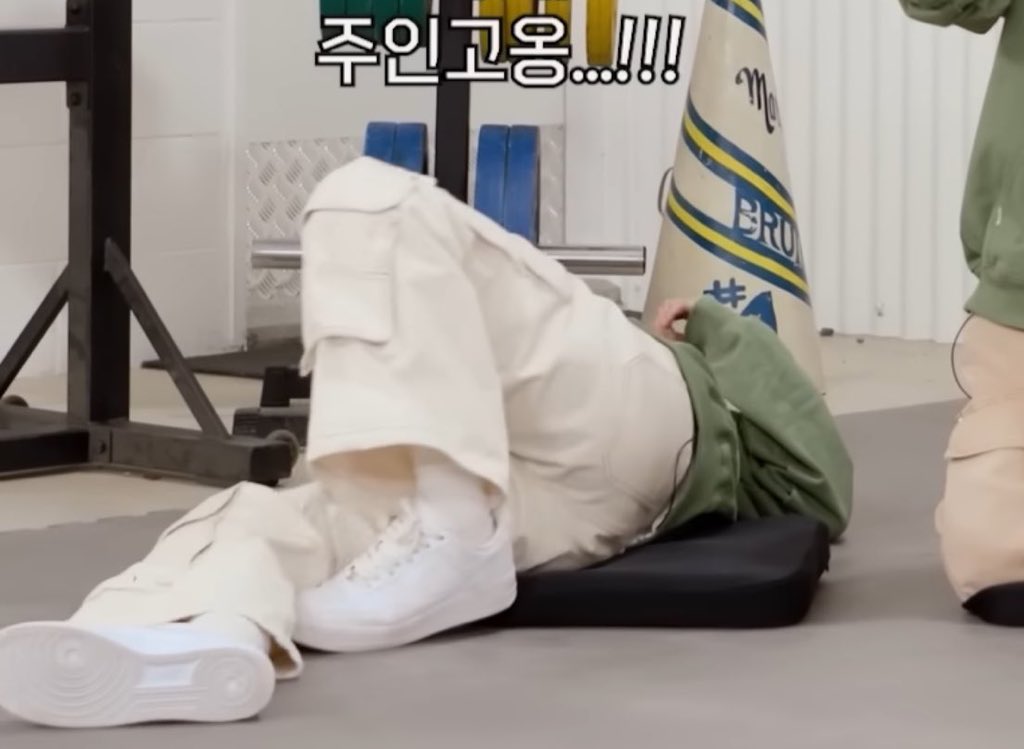 krystearss's tweet image. whats he going through