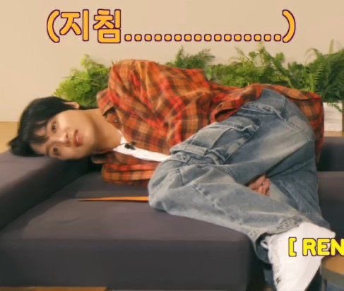 krystearss's tweet image. whats he going through