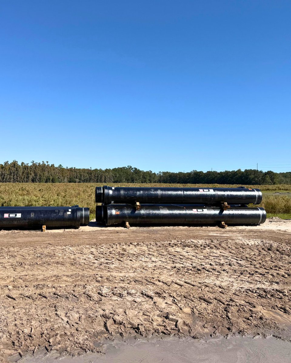 USPipe1899's tweet image. Our team trained 20+ crew members on HDSS joint installation and guided them through pulling our pipe through casing under the roadway. We love getting into the field to share our expertise and help customers understand how our products can elevate their next project. #uspipe