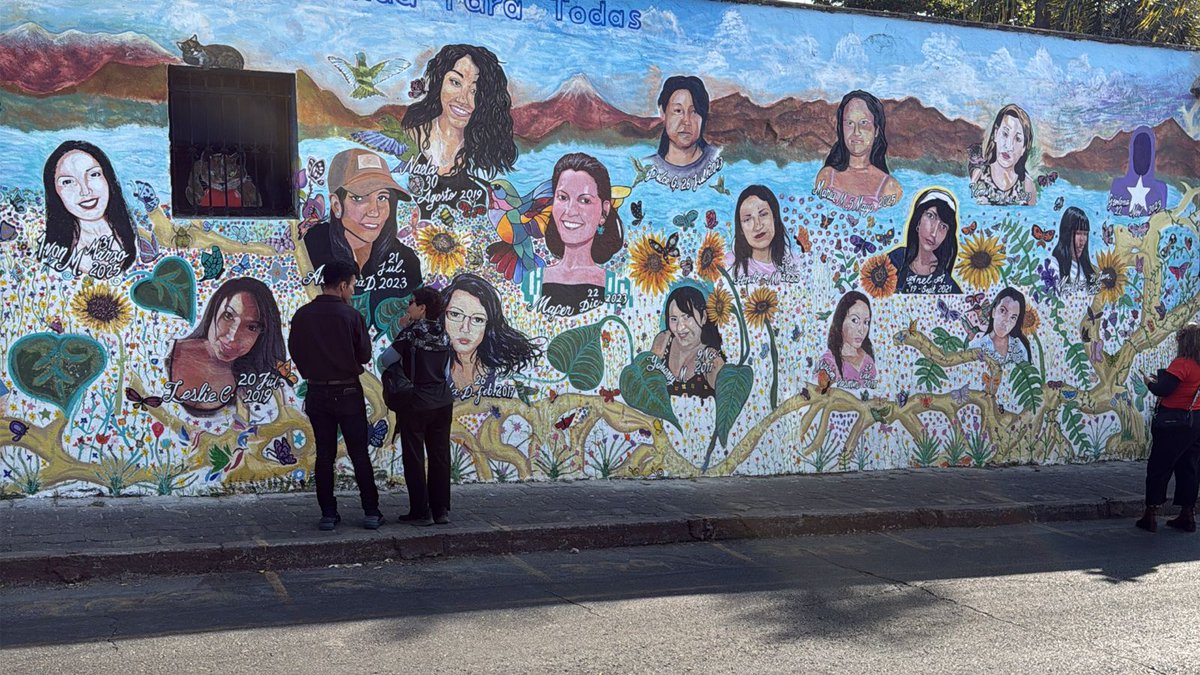 linea_caliente_'s tweet image. #Local | Con el lema: &quot;vida para todas&quot; y &quot;ni una más&quot;, en este mural están representadas algunas de  las mujeres que han sido privadas de la vida en el el estado de Morelos y otros estados de México.