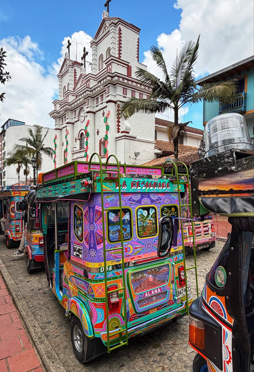 De vuelta en el escritorio, retomando pendientes acumulados (y otros nuevos), pero con Antioquia en la retina

#Guatepé