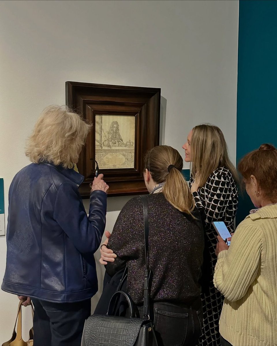 WomenInTheArts's tweet photo. We heard that looking at art reduces stress. Who agrees? 💗 

Come take a load off and stroll around the galleries. Reserve admission at the link in our bio! 🎟️ 

Photos via Instagram https://t.co/r4aH7n31nP