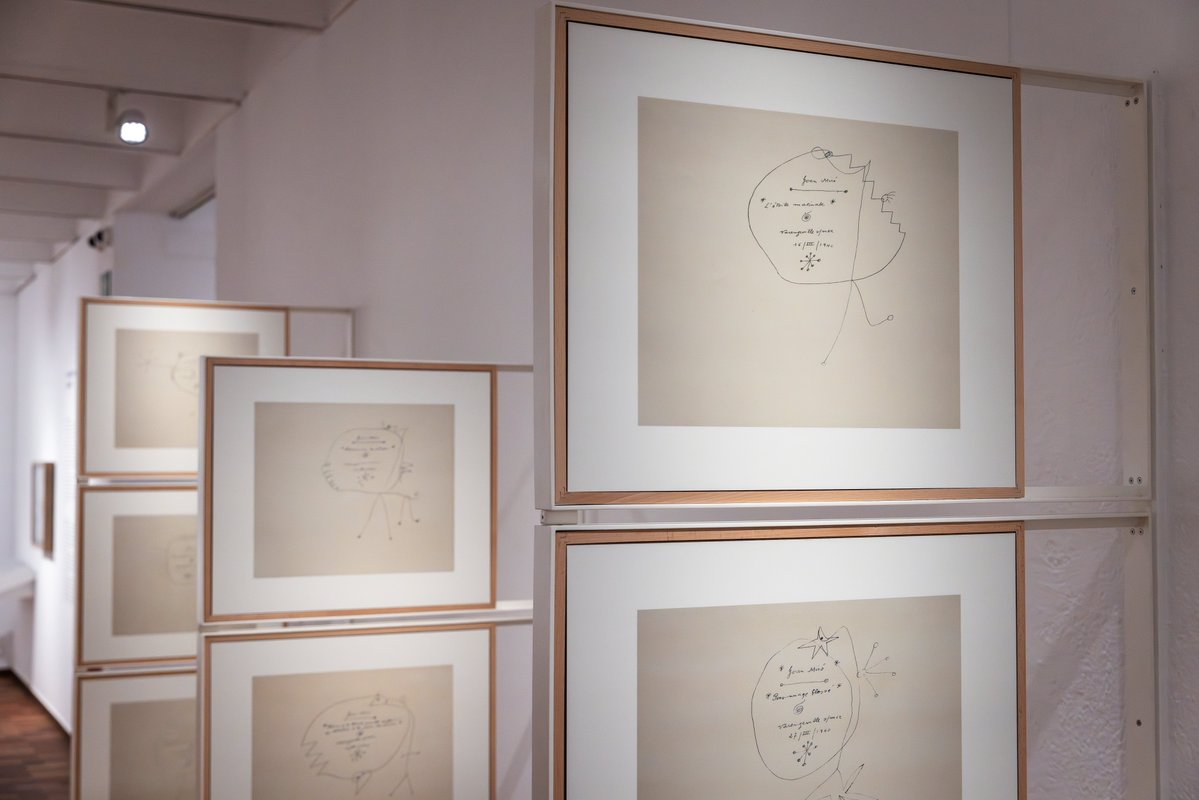 ✨ Miró’s Constellations: A Secret Universe!

Created during the turmoil of WWII, #JoanMiró’s Constellations series imagines a harmonious cosmos of signs and beings. Painted while Europe was in chaos, these works became a silent act of resistance and hope.

For the first time,