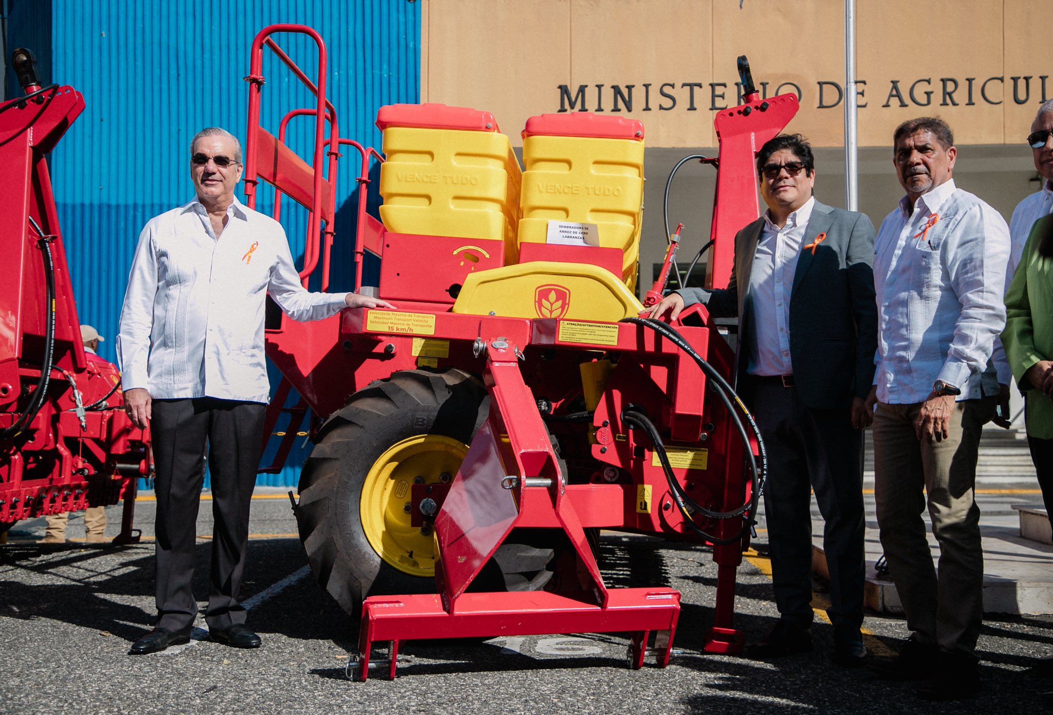 G6nMnRVWoAEFsIf?format=jpg&name=large