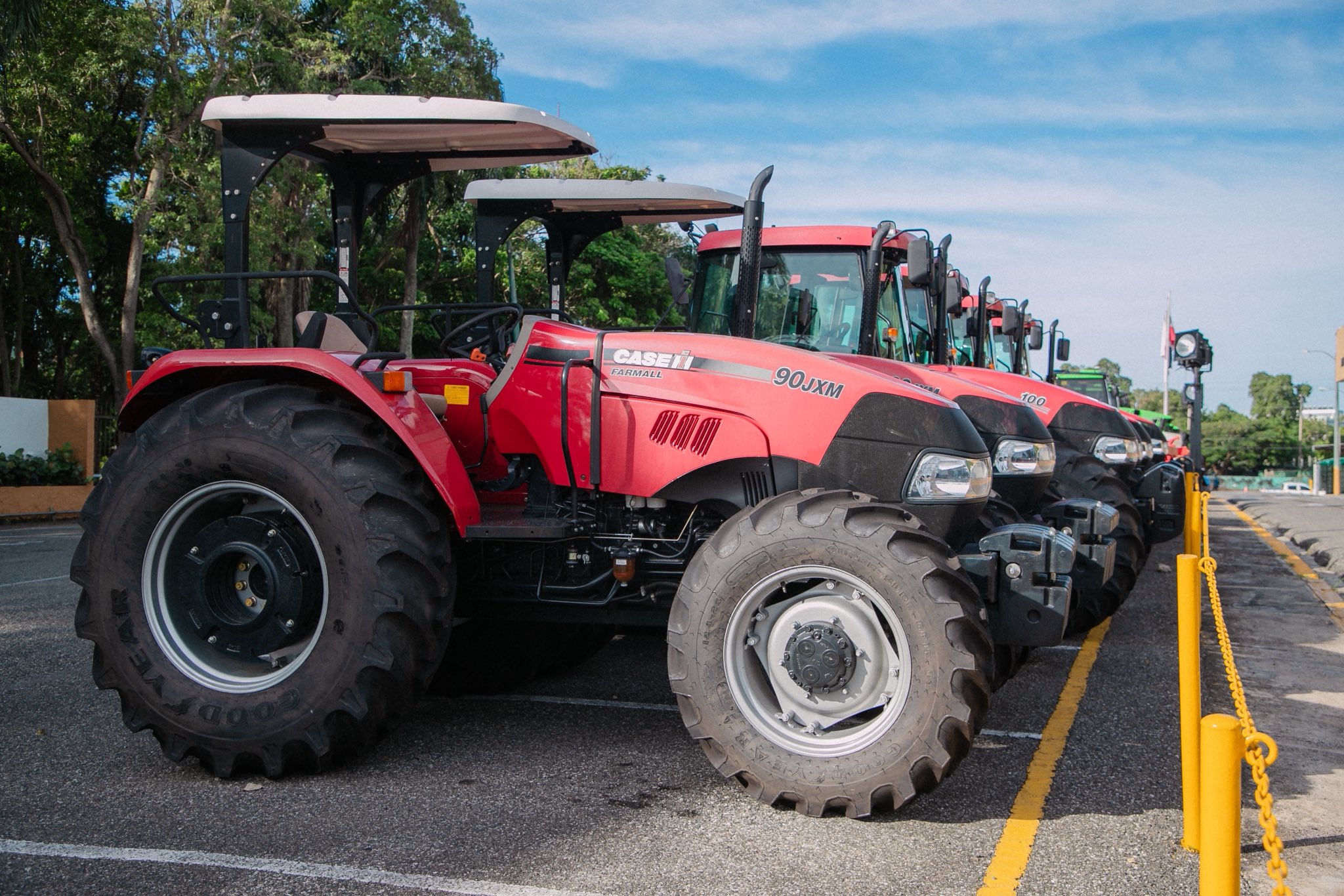 G6nMnRWWAAIGV2y?format=jpg&name=large