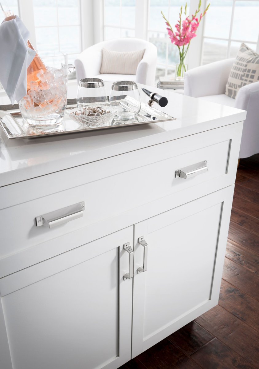 TopKnobs's tweet image. In a year defined by creativity and individuality, decorative hardware has taken center stage.  

Click the link below for a highlight of the most loved collections of the year, each one perfectly encapsulating the evolution of design. ✨ 
blog.topknobs.com/top-knobs-most…