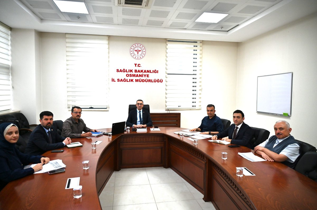 İLİMİZ SAĞLIK HİZMETLERİ DEĞERLENDİRİLDİ.
İl Sağlık Müdürümüz Uzm.Dr. Emrah Ceviz başkanlığında, müdürlüğümüze bağlı sağlık tesislerinde görev yapan başhekimler ile  “Sağlık Tesislerinde Hizmet, Kalite ve Verimliliği Değerlendirme Toplantısı” gerçekleştirildi.
Müdürlüğümüz