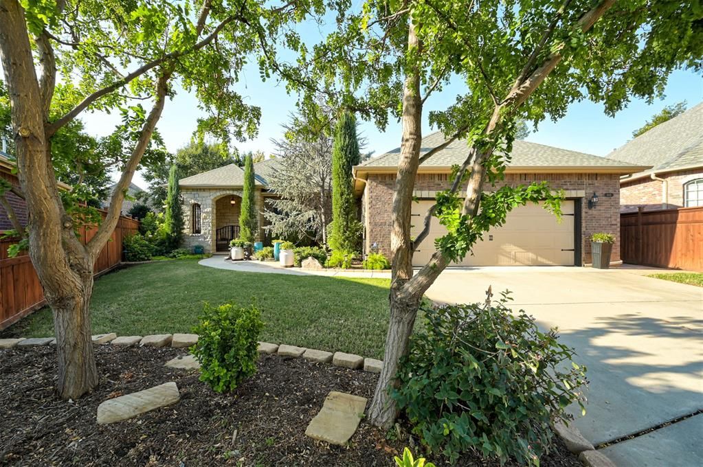 WyattPoindexter's tweet image. OKC gated home: 2 beds + office/bonus, big yard, screened patio, HOA upkeep—perfect for easy, active living!
Listed by Ryan R. Hukill – The Agency Oklahoma
5632Nw126thStreet.com
#OKCOK #GatedCommunity #TheAgencyOK #5632NW126thST