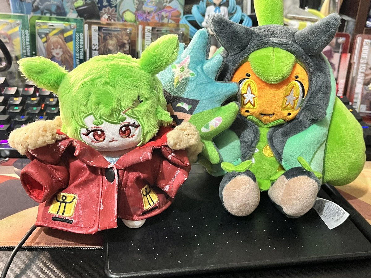 兩隻綠綠的😭😭（攻殺
結果我的都是15-20的娃，古小琳沒衣服穿，先拿小紅的外套套著，金勾追
#古小琳地球冒險