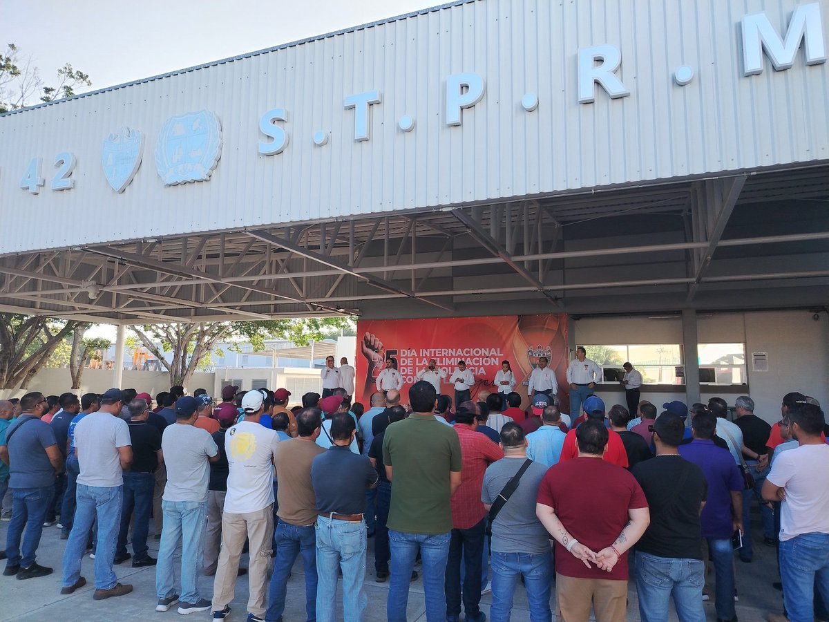 ZAGAZ5's tweet image. En el Día Internacional de la Eliminación de la Violencia contra la Mujer, alzamos la voz: ¡basta ya de golpes, miedo y silencio! Toda mujer merece vivir libre, segura y digna. #NiUnaMenos todos con @lgps03101 @Seccion42_STPRM @MarcoAzuara1 ¡UNIDOS VENCEREMOS!