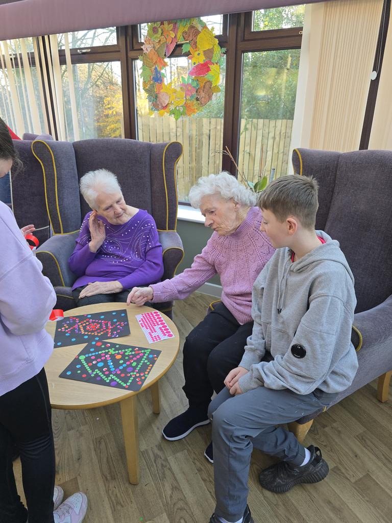 CastlehillPri's tweet image. #communityunity school group continued our intergenerational work with residents at Buchanan House Care Home in Bearsden. Residents and staff gave our pupils such a warm welcome. #article12 #pupilledlearning @unicef #RRSA