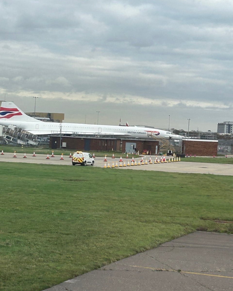 ⁦<a href="/britishairways/">British Airways</a>⁩ are sponsoring a new venue at Olympia. Why then do they make it so difficult to carry instruments on on board, occasionally resulting in breakage such as happened with ⁦<a href="/PaulCuddeford/">Paul Cuddeford</a>⁩ yesterday? ⁦<a href="/ikmultimedia/">IK Multimedia</a>⁩ ⁦<a href="/NoTomGuitars/">No.Tom Guitars</a>⁩ ⁦