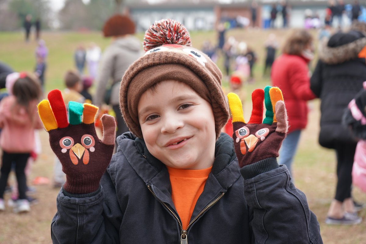 ccsdschools's tweet image. Reports of turkeys on the loose have been coming in all across #ClarkstownCSD! Turkey trots (📸: NC) have taken over the fields and playgrounds, filling the days leading up to the Thanksgiving break with lots of fun and fast feet. #ClarkstownCommitment #Motivated