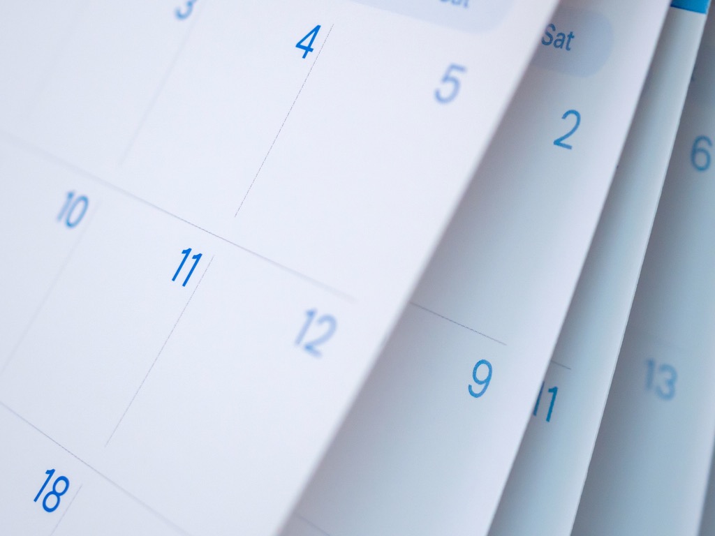 TodaysGC's tweet image. Thinking about a four-day workweek?

@TodaysGC columnists Anne Bibeau and Leah Stiegler of @WoodsRogers explain how, when done right, a four-day week boosts engagement, productivity, and retention: bit.ly/488dnHX

#FutureOfWork #FourDayWorkweek