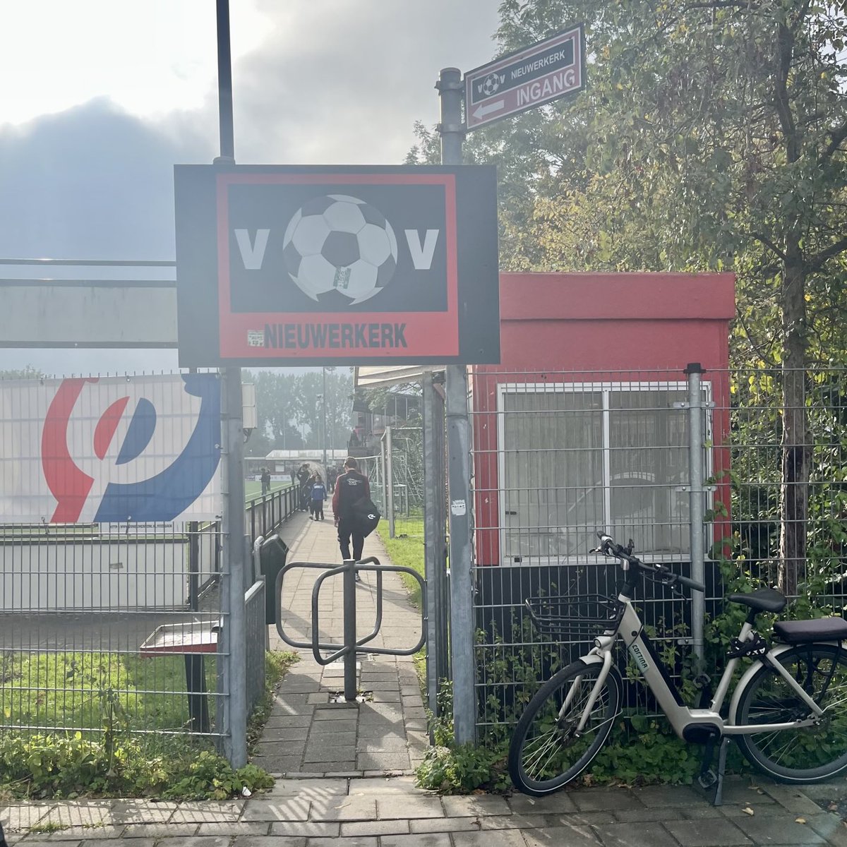 GideonDionysius's tweet photo. #ticketboxtuesday @vvnieuwerkerk
#groundhoppen #groundhopper #amateurvoetbal #jeugdvoetbal #ticketbox https://t.co/lLSOQzqzxr