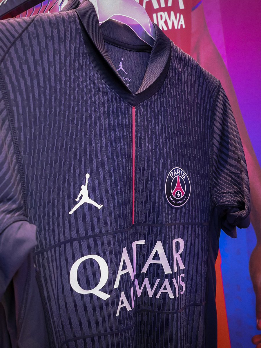 PSG_inside's tweet image. Votre maillot disponible au Megastore Paris Saint-Germain ! 👕👀

➡️ urlr.me/bjuZB7