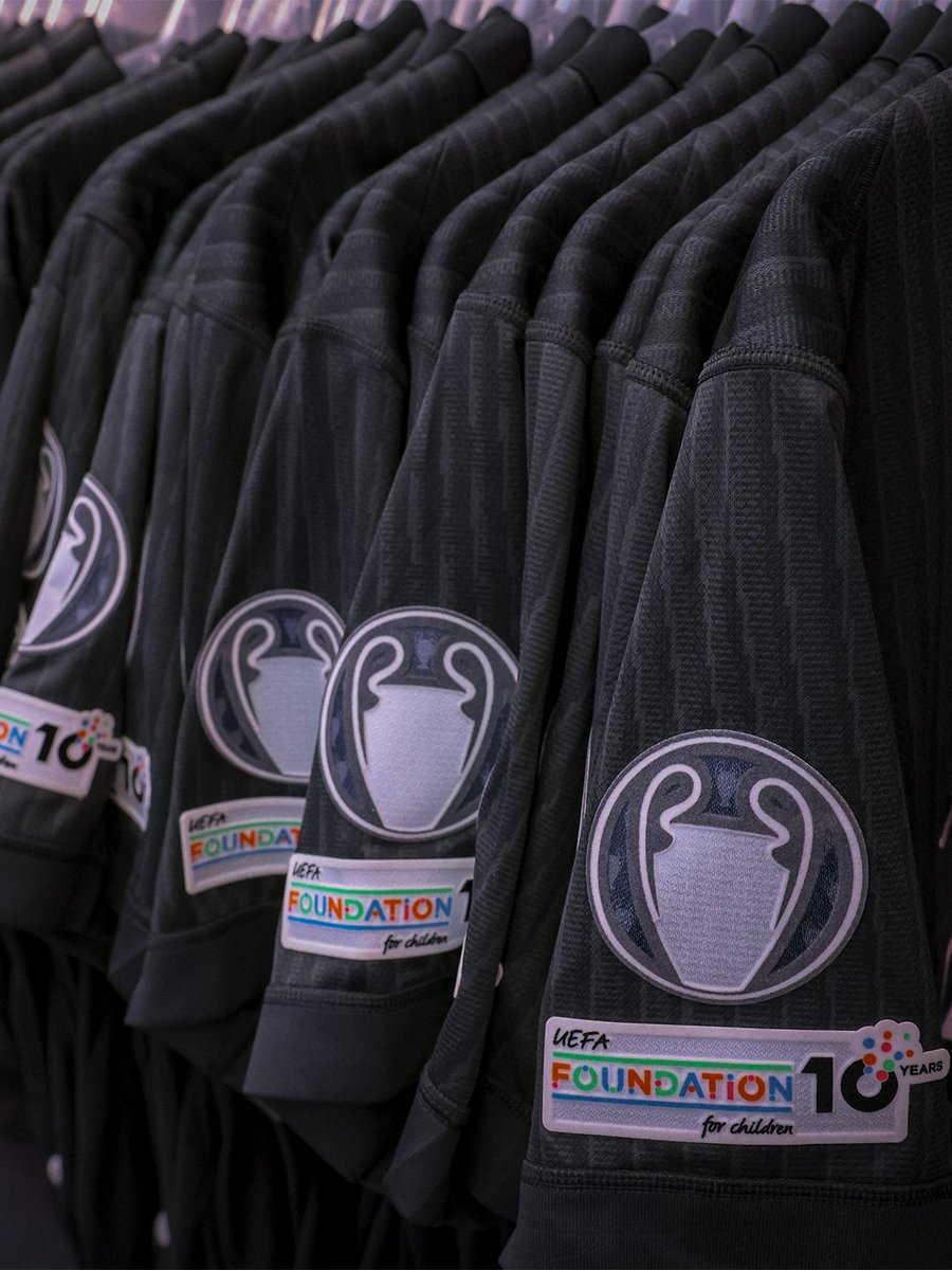 PSG_inside's tweet image. Votre maillot disponible au Megastore Paris Saint-Germain ! 👕👀

➡️ urlr.me/bjuZB7