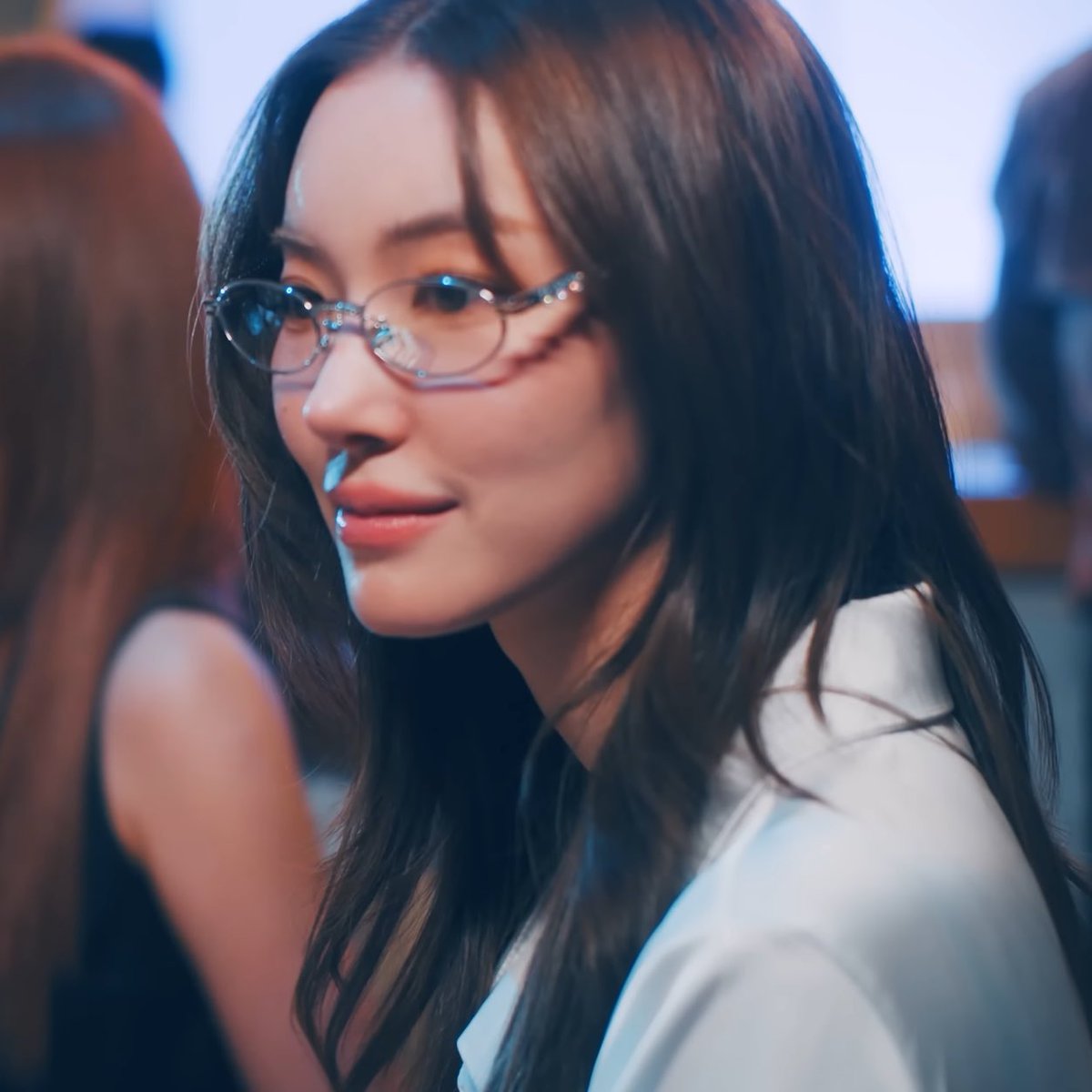 สิ่งที่ฆ่าฉันได้
ปืน ❌❌
หมวยแว่น ✅✅