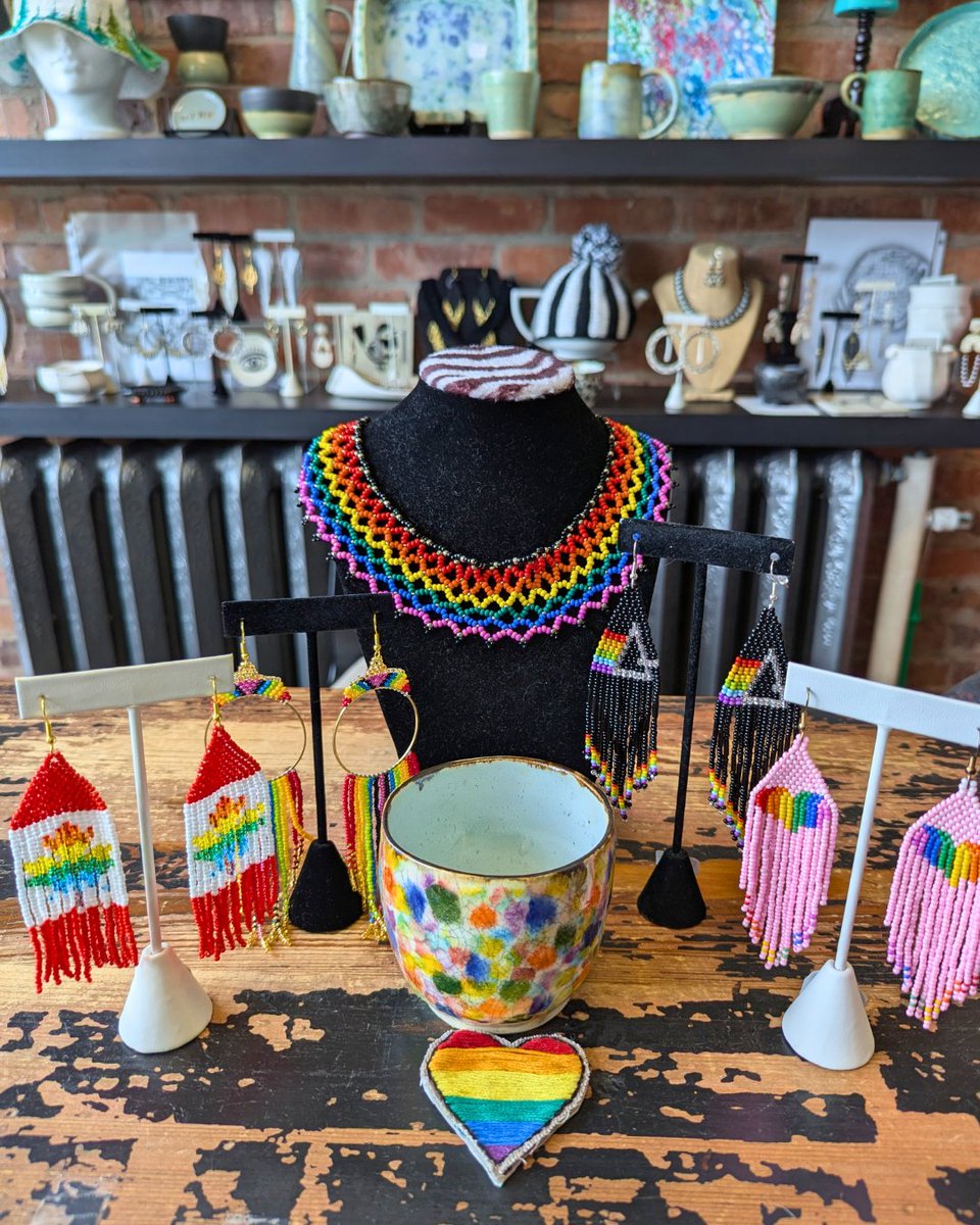 Every handmade piece at EWMA embodies creativity, hope, and strength. By choosing EWMA, you support women turning their art into opportunity! 💝 

📍 Visit us: 800 E Hastings St, Vancouver  
💛 Support our work: atira.bc.ca/ways-to-help/d…  

#EmpowerWomen #SupportLocalArtists #EWMA