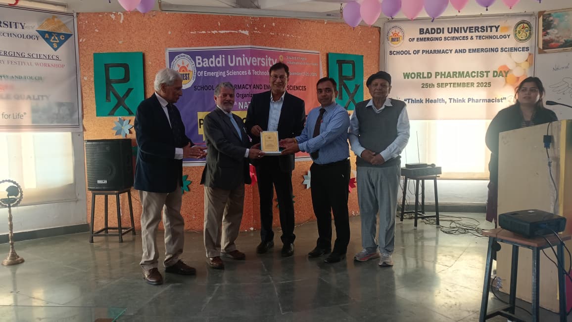 BaddiUniversit's tweet image. Students gained key industry insights from Mr. Soumaya Dutt’s talk on bridging pharma and academia, boosting skills in GMP, RA, and soft skills for industry readiness.
#Pharmacy #PharmaIndustry #CareerReady #BUEST #SPES