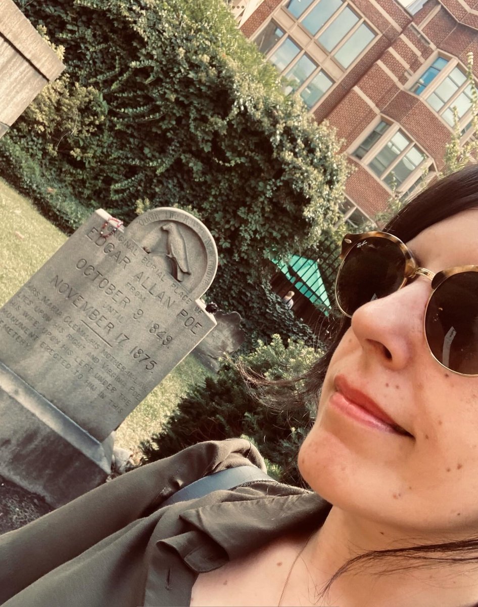 Portada de 'Cuentos de terror’ de Edgar Allan Poe, libro que he tenido el placer de ilustrar, editado por @australeditorial.
Lo curioso es que Laura me contactó para proponerme ilustrarlo al poco tiempo después de haber visitado la tumba de Poe en Baltimore🐦‍⬛