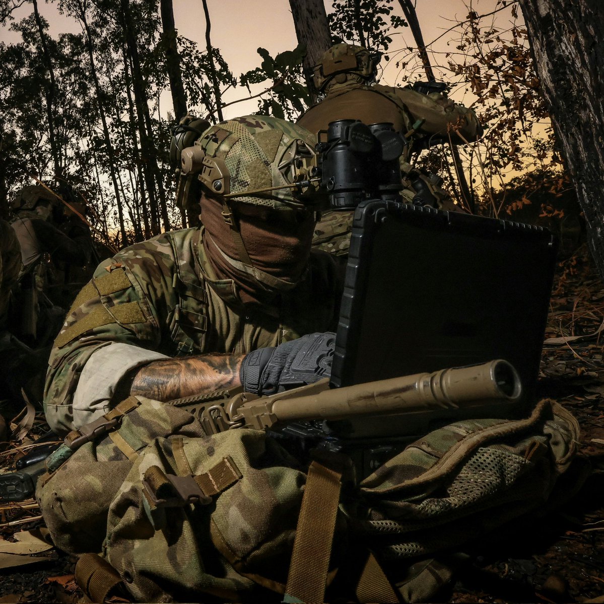 ric_cole's tweet image. Today marks the end of my time as custodian of the @Commando_Ops account.
In three years, it has grown from less than 3,500 followers, to an international audience of 17,500.
Special thanks to @DefenceOps, @NATO_SOF and @US_SOCEUR for your support.

&quot;Attain By Surprise!&quot;