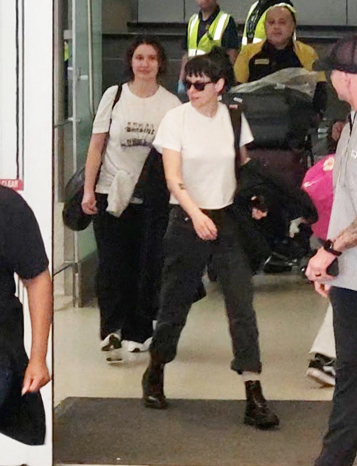 AdoringKS's tweet image. Kristen back in LA