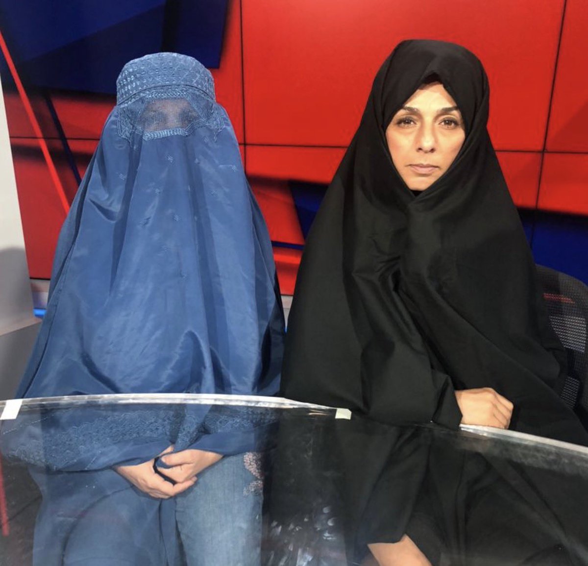 AlinejadMasih's tweet image. In the first image, you see an Australian MP wearing a burqa in Parliament to debate banning the burqa for women.
In the second image, it’s me and my friend, two women who have actually lived under the reality of forced burqas and hijabs imposed by the Taliban and the Islamic…