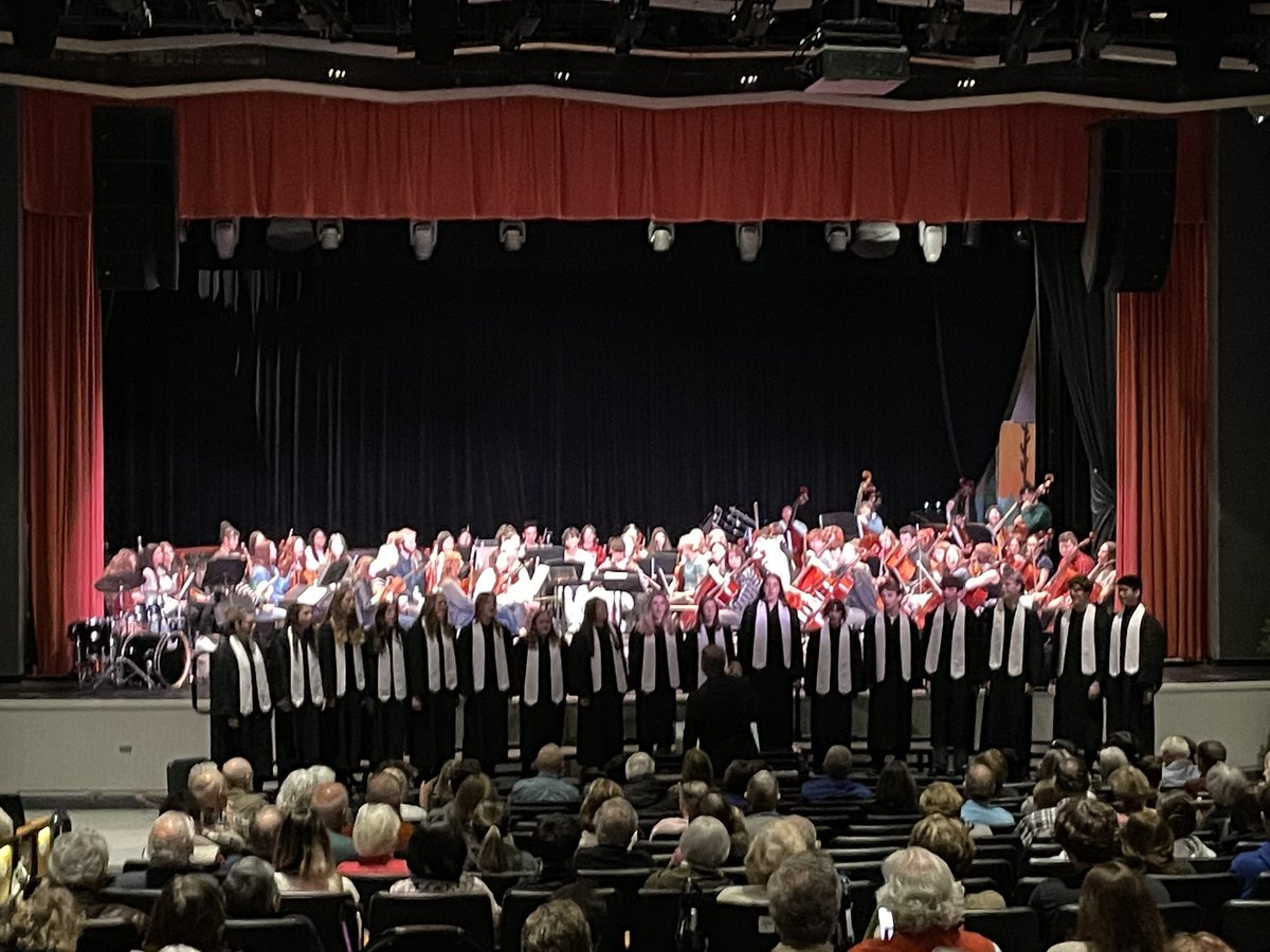 AndersonRaptors's tweet image. What an AMAZING morning with nearly 500 in attendance for AHS Grandparents’ Day!! #AHSisFAMILY