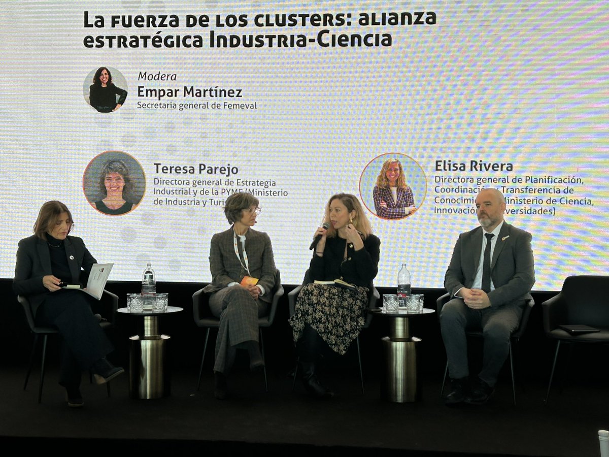 ontech_innova's tweet image. 🗣️ El Congreso Nacional de Clústeres 2025 @ClustersES, un importante instrumento de diálogo

📌 Clústeres y @minturgob intercambian impresiones en la nueva línea de retos a través de Teresa Parejo, Yolanda Alcalá y Claudia Espejo y Elisa Rivera en representación de @CienciaGob