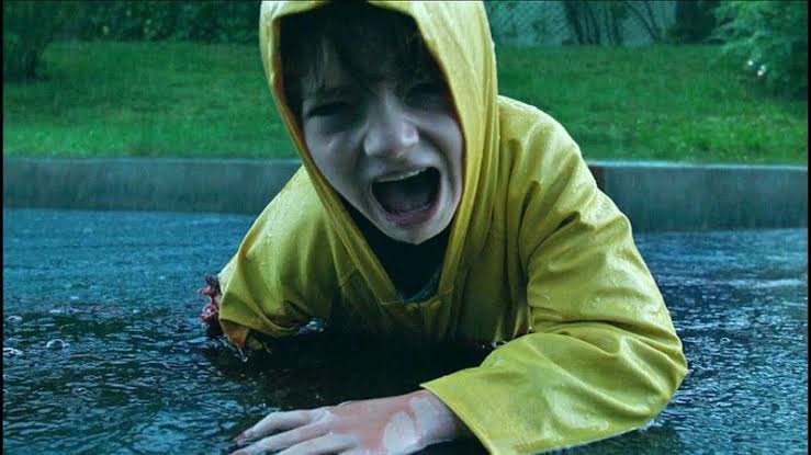 portalmedoo's tweet image. CURIOSIDADE: No filme IT A COISA, tiveram que remover o braço do ator mirim Jackson Robert com computação gráfica, pois ele ainda não se sentia pronto para amputar o braço de verdade.