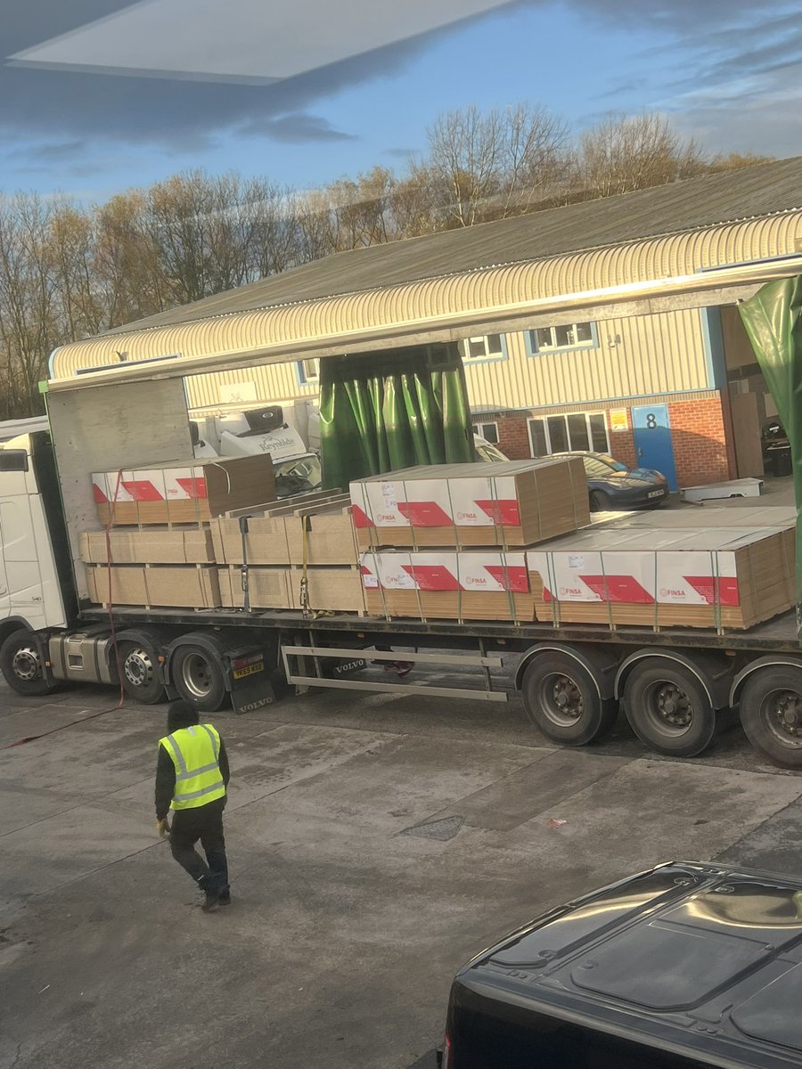 arronpaulmoss's tweet image. My life in the world of Chipboard &amp;amp; MDF recently! 🙃💪 

Can tell it’s month end…😂👊 

Big push before December! 🧑‍🎄 

#business #chipboard #mdf #beds