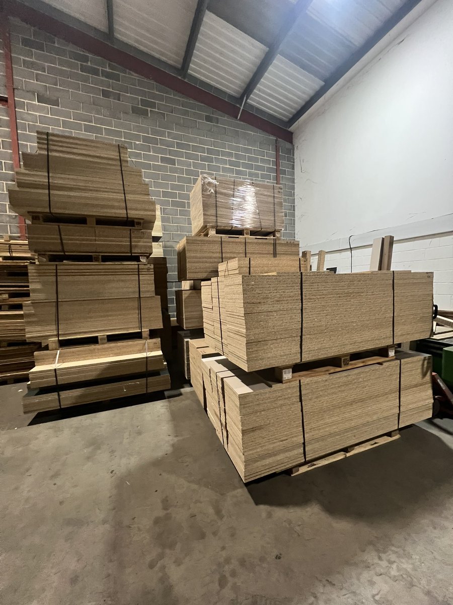 arronpaulmoss's tweet image. My life in the world of Chipboard &amp;amp; MDF recently! 🙃💪 

Can tell it’s month end…😂👊 

Big push before December! 🧑‍🎄 

#business #chipboard #mdf #beds